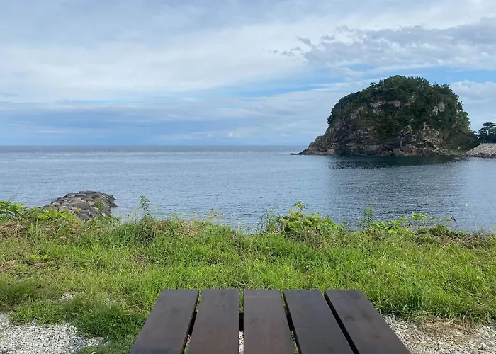 Retreat佐渡風島 グランピング- Self Check-In Only